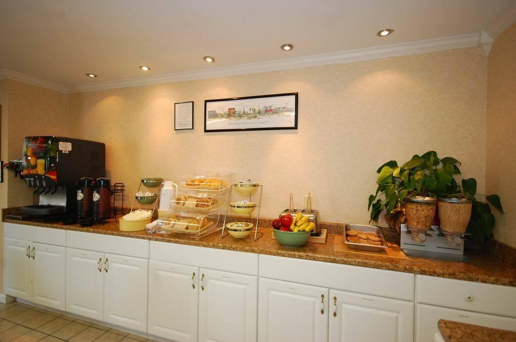 Atlantic Shores Inn And Suites Чинкотіг Ресторан фото
